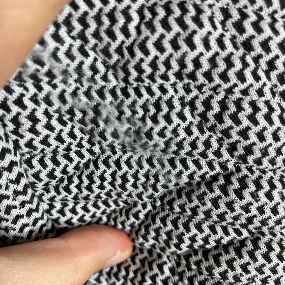 COPY - Gap fit pullover with hoodie - Picture 6 of 6